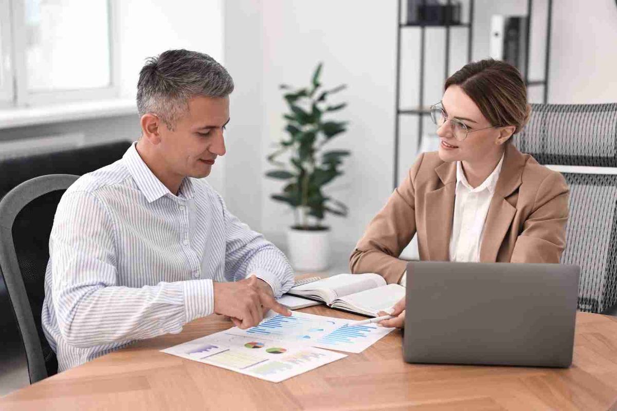 How Certified Divorce Financial Planners Guide Life Rebuilding